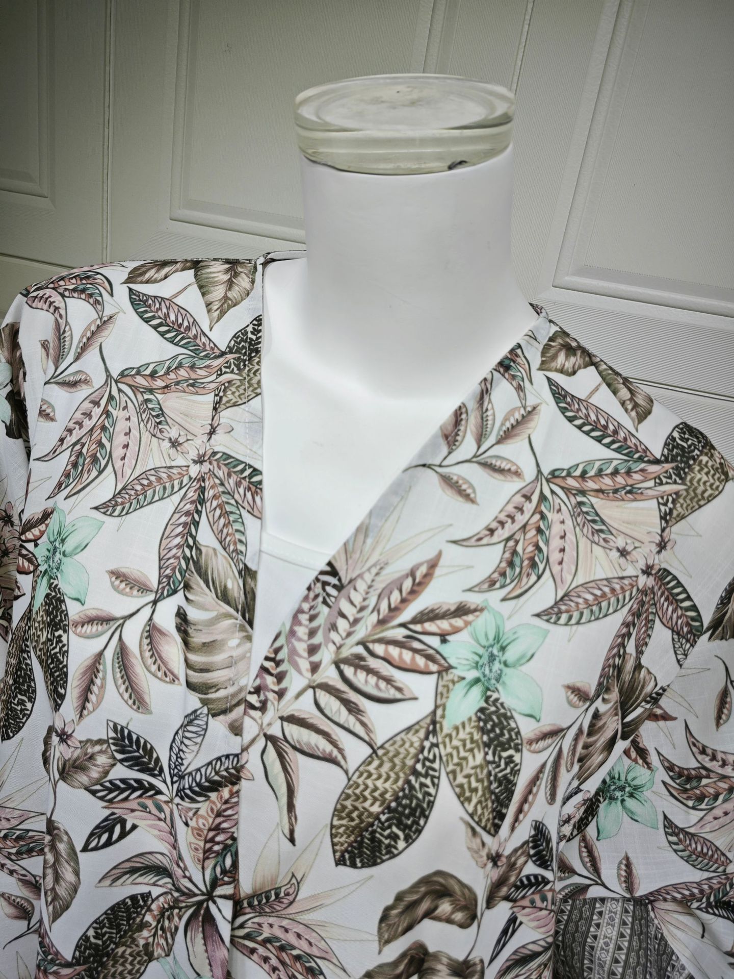 Daabacaada Caleenta oo Furan Abaya Modest Kaftan MQ224 (5) Leaf Print Open Front Abaya Modest Kaftan MQ224 (5)