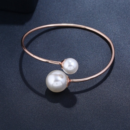 Popular fashion Copper cuff Bracelet Gift New Personalized simple pearl bracelets