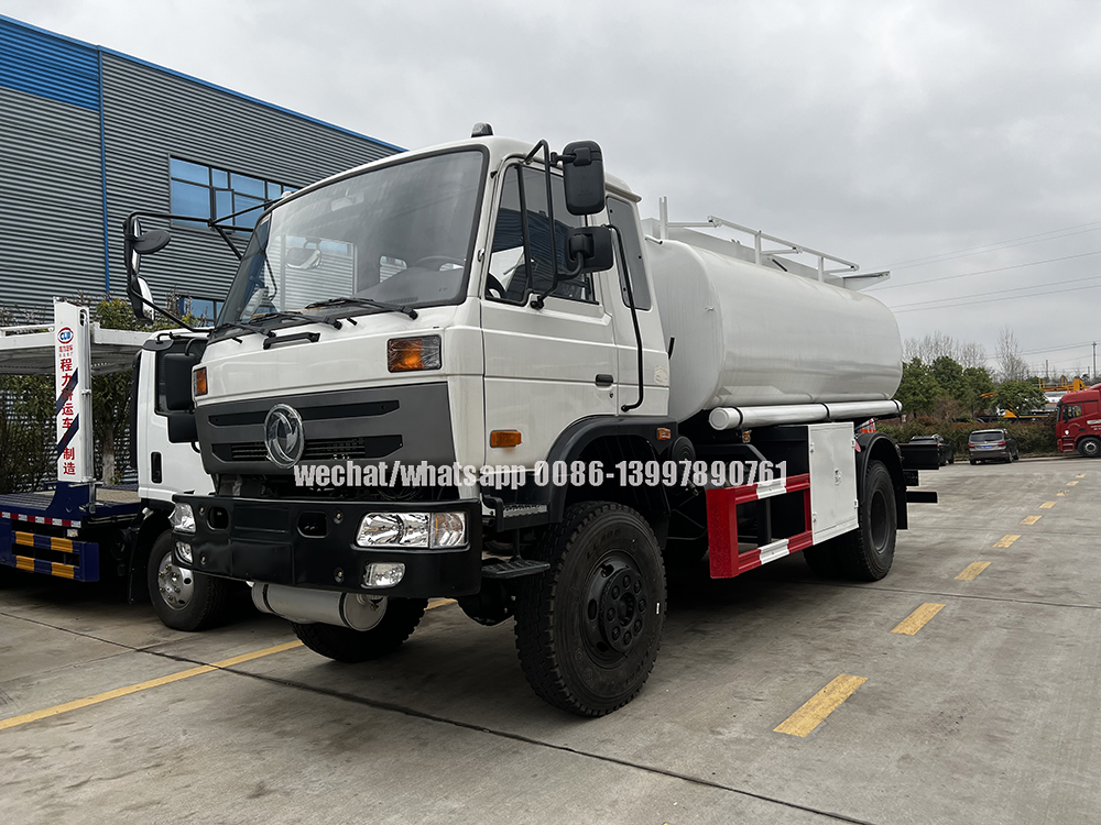 4x4 Oil Tannker Truck Jpg