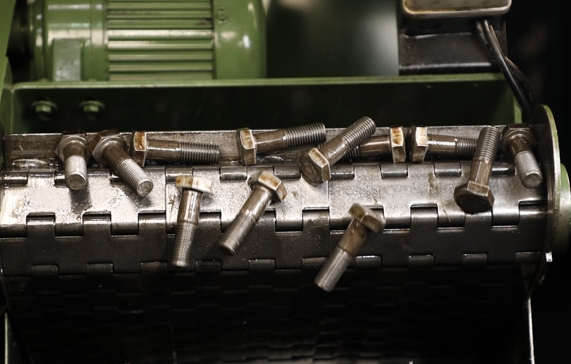 hideg fejű folyamat csavar cold heading process bolt