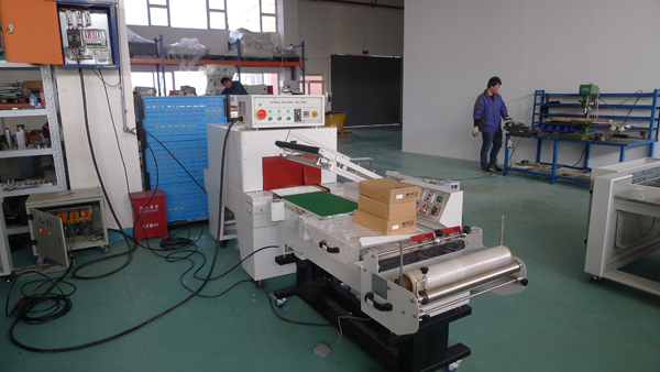 Semi Automatic heat sealing Shrink Wrap Machine by POF material , shrink wrapping machine supplier