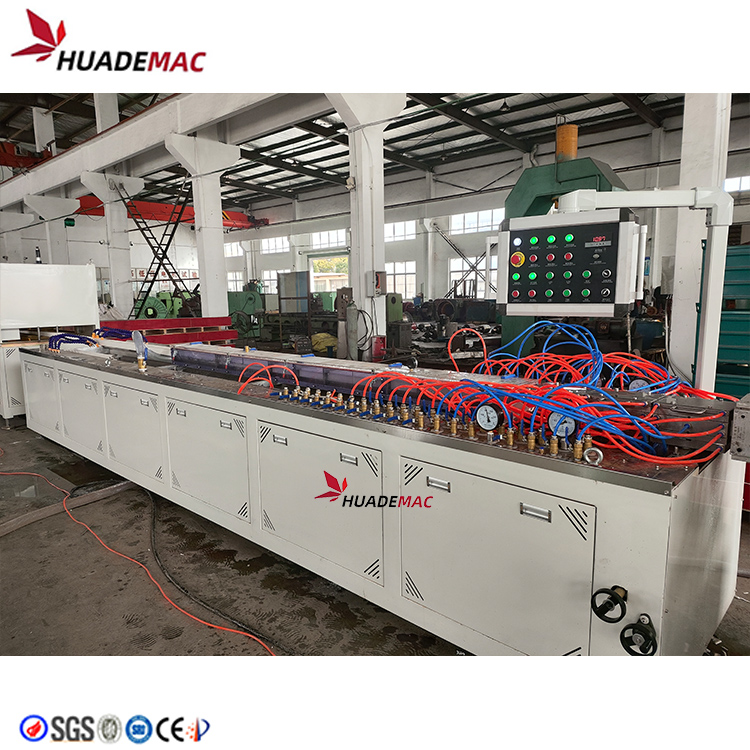 الآلات البلاستيكية PVC Profile Line Machine Production Line