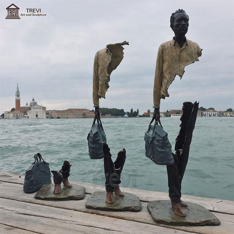 Customized Figure statue Traveler Man Sculpture Bronze Statue for Decoration