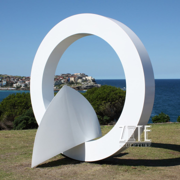Popular Designs stainless steel sculpture stand by the sea