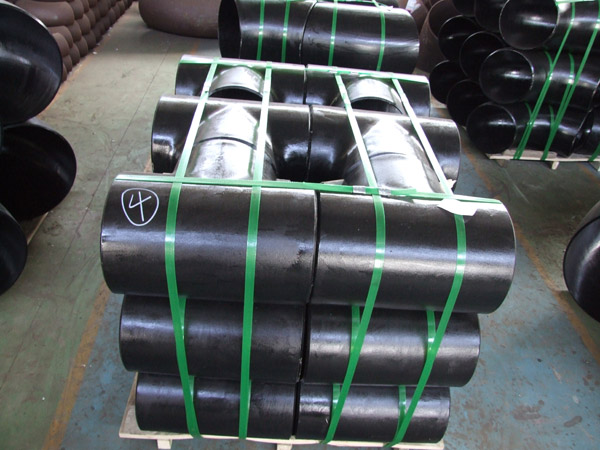 Alloy pipe fitting (115)