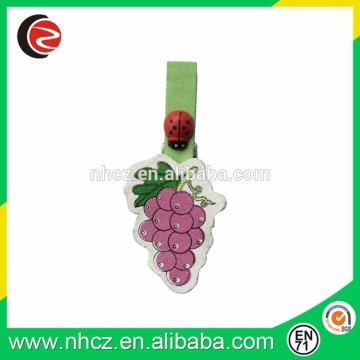Hot sale colorful grape shape wooded clip