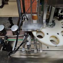 Automatic Snacks Sundry Fruits Cans Sealing Machine