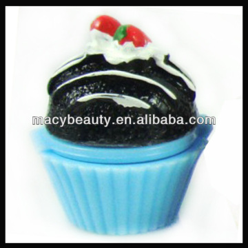 Cake shaped lip gloss container