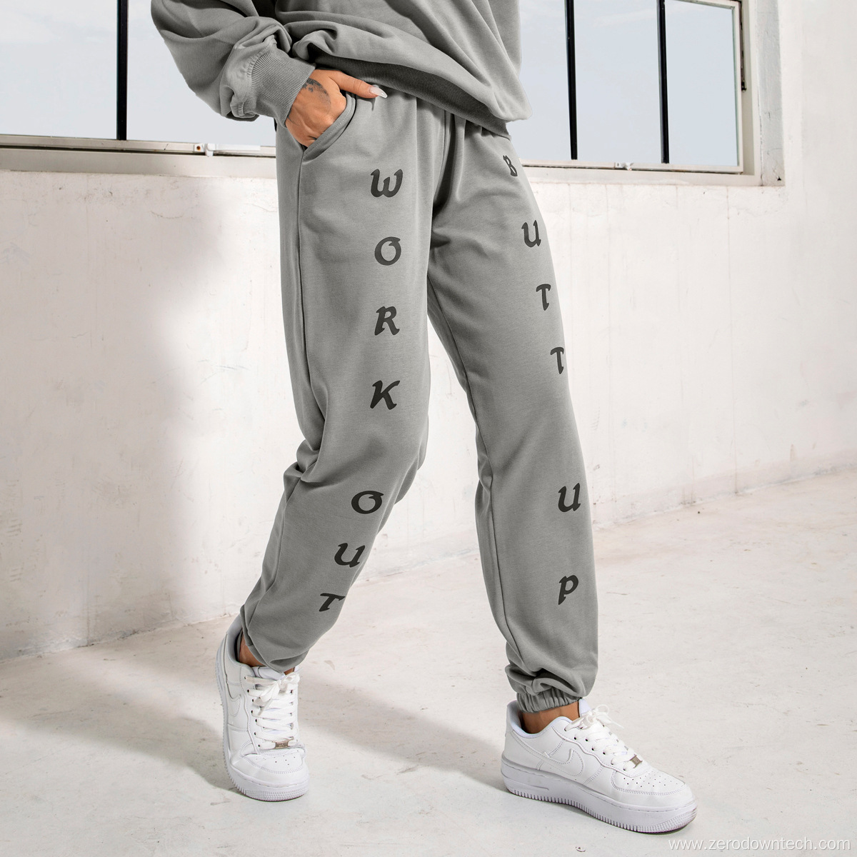 loose and thin leisure footwear sports trousers