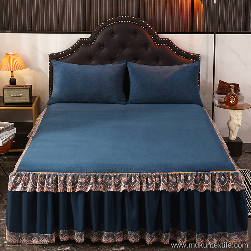 Fleece bedspread with bed skirt 100% polyester