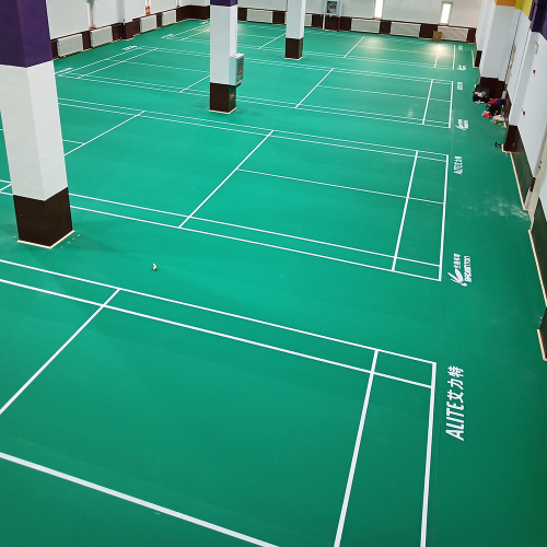 compétition professionnelle utiliser un terrain de badminton en PVC