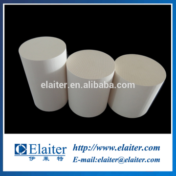 Ceramic catalyst carrier/catalyst substrate for exhaust purification