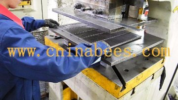 beekeeping equipment metal queen excluder