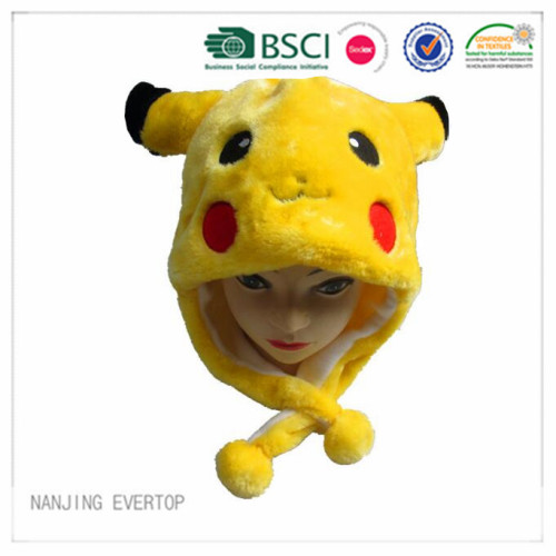 Hat kanak-kanak dengan reka bentuk haiwan Pikachu