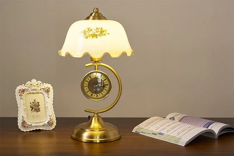 Retro Elegant European Study Room Display Ornament Lighting Flower Shade Metal Desk Table Lamp