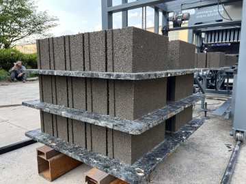 Durable GMT block machine fiber glass pallets