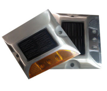 solar road stud flashing light