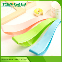 Universal Plastic Cake/ Pie Slicer - Cut the Perfect Piece