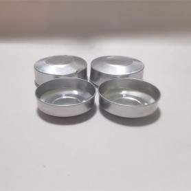 Tasses en aluminium en aluminium pour bougie ronde.