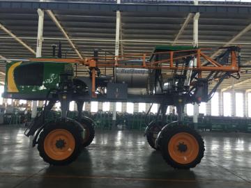 Self-propelled Boom Sprayer for Agriculture