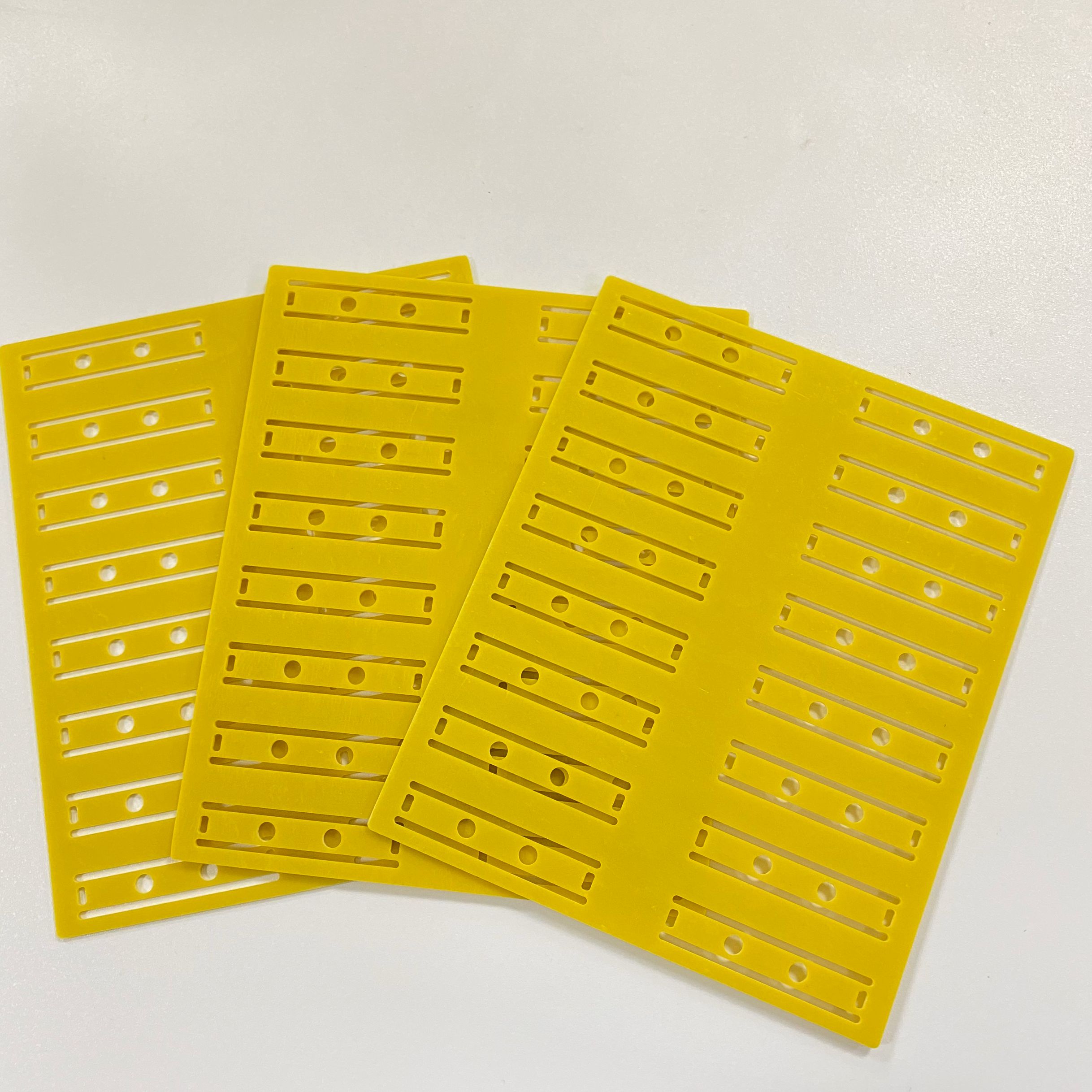 3240 (12) 3240 (12)
