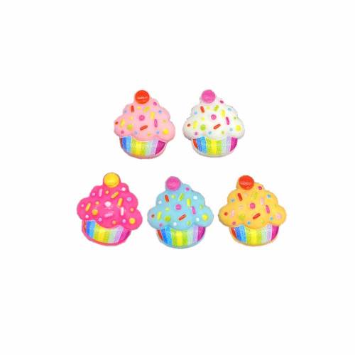 Gorąca sprzedaż Flatback Cup Cake Resin Cabochon Dollhouse Toys Scrapbook Making Home Decoration Charms Kids Spinka do włosów Ornament