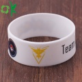 Chơi trò chơi miễn phí White Printed Cartoon Bangles Fashion Silicone Bracelet