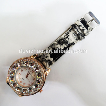 latest beautiful ladies quartz watch