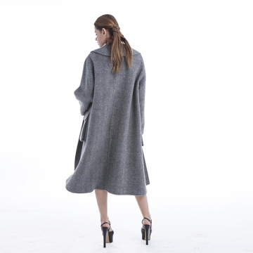 Soprabito in cashmere alla moda