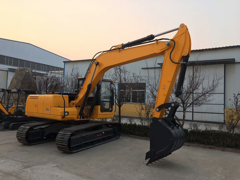 Excavator 15 tons