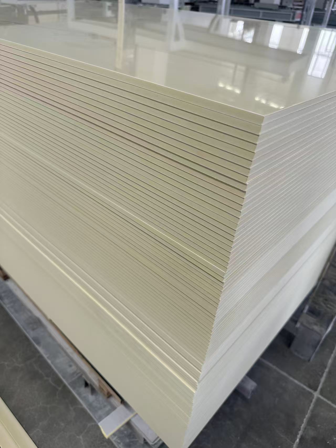 Tên mặc định default name