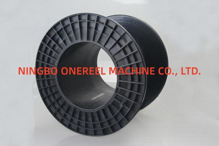 Plastic spool (2) Plastic spool (2)