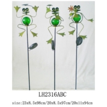 frog  garden stake with solar light