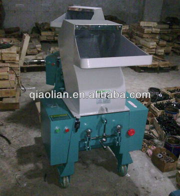 Plastic scrap crusher machine