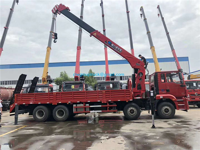 CLW 8x4 16 ton 5 arm crane truck