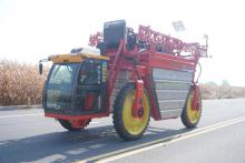 crop sprayer tractor price
