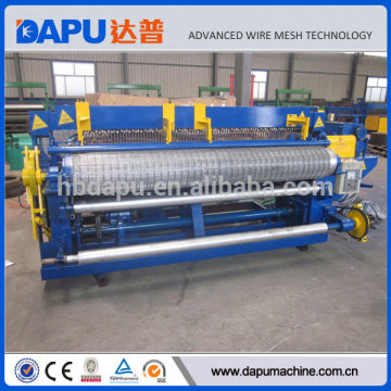 Welded wire mesh netting roll machine