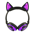 Casque d&#39;écoute stéréo sans fil à oreilles de chat colorées à LED