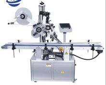 Vertical flat labeling machine