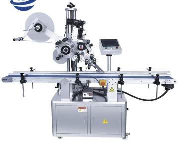 Vertical flat labeling machine