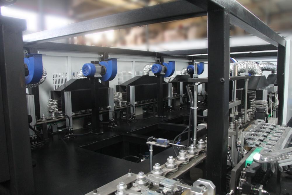 Liquid Packing Bottle Blow Molding Machine