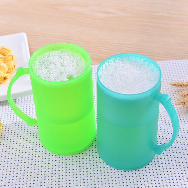 Double Walled Gel Frosty Freezer Beer Mugs, Plastic Mugs with Handle Beer Glasses For Freezer, Frozen Drinking Glass Cups