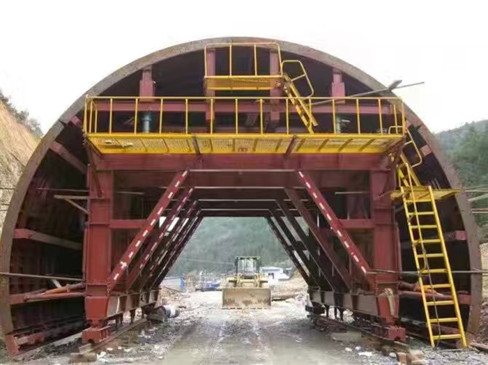 Chariot hydraulique de revêtement de tunnel pour le coffrage