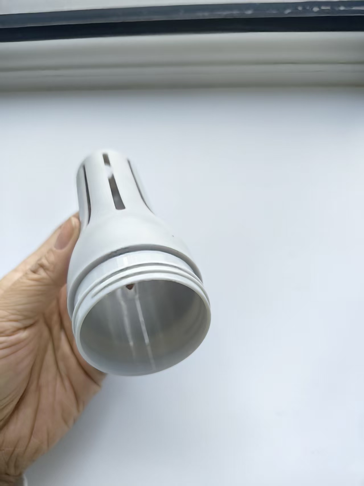 Small injection molded part (7) Small injection molded part (7)