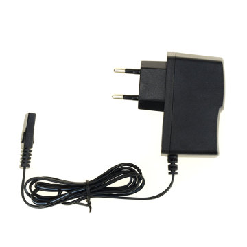 Pengecas Palam IEC C7 8V 0.5A 2Pin