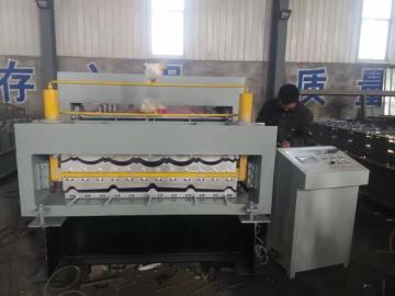 Corrugated steel roof sheet roll forming machine