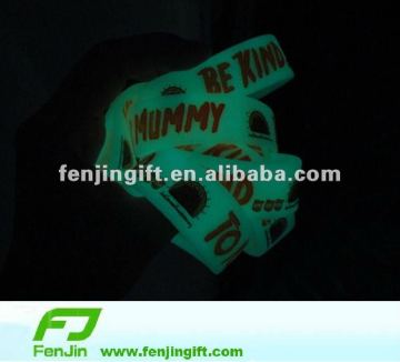 glow in the dark silicone bracelet