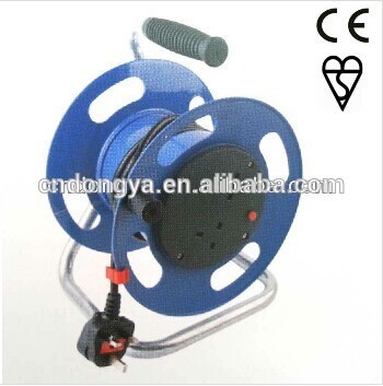 U.K 3-0utlet retractable electrical cord reel (50m)