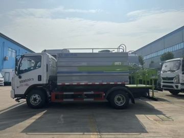 High Efficiency Water Sprinkler Transport Vehicle