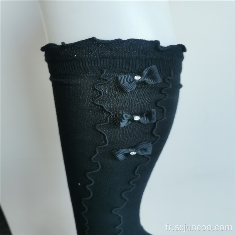 Élégantes chaussettes mi-hautes en dentelle noire à la mode pour filles